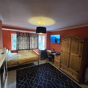 Guest house L'auberge Close Syon Lane Station And Heathrow